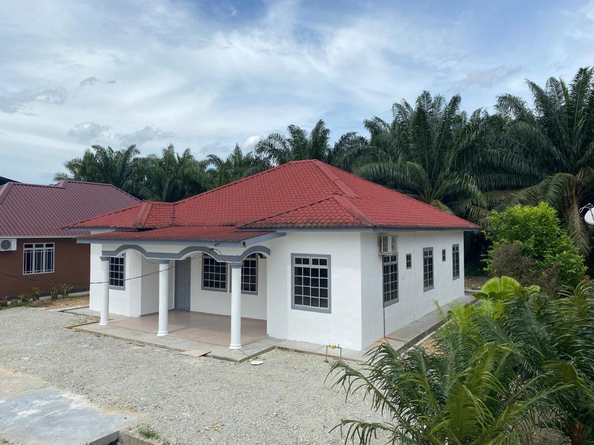 Cempaka Homestay Parit Raja Bagian luar foto